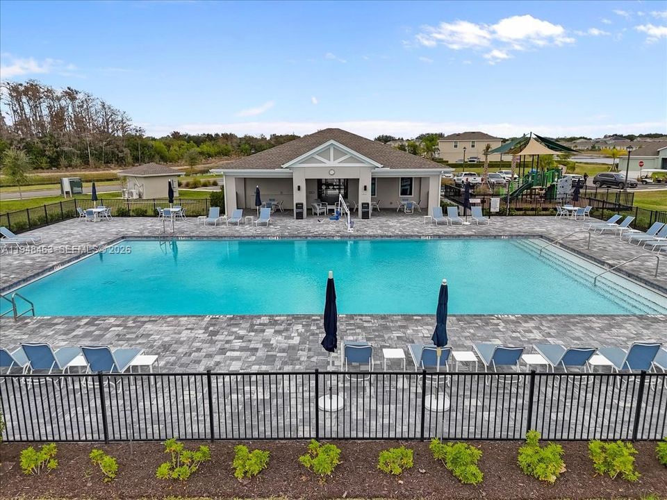 Active With Contract: $319,000 (5 beds, 2 baths, 2112 Square Feet)