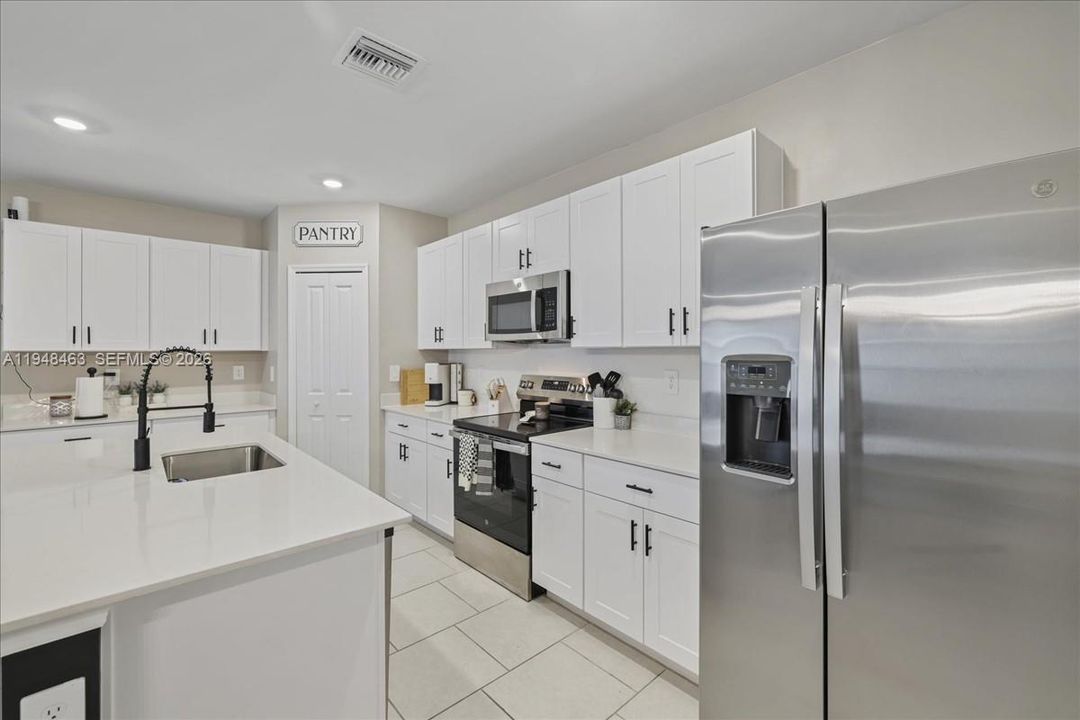 Active With Contract: $319,000 (5 beds, 2 baths, 2112 Square Feet)
