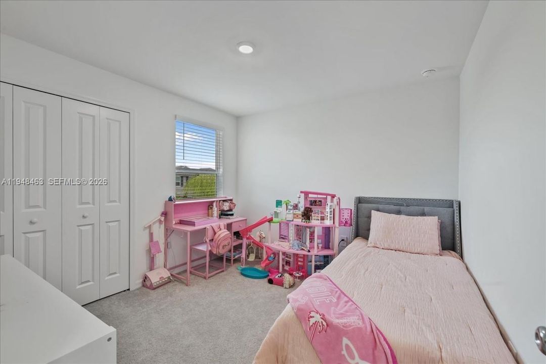 Active With Contract: $319,000 (5 beds, 2 baths, 2112 Square Feet)