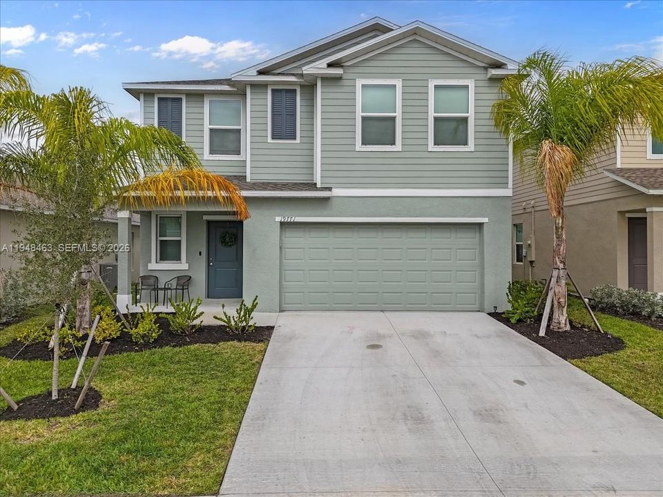 Active With Contract: $319,000 (5 beds, 2 baths, 2112 Square Feet)