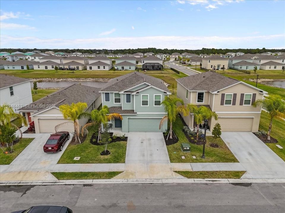 Active With Contract: $319,000 (5 beds, 2 baths, 2112 Square Feet)