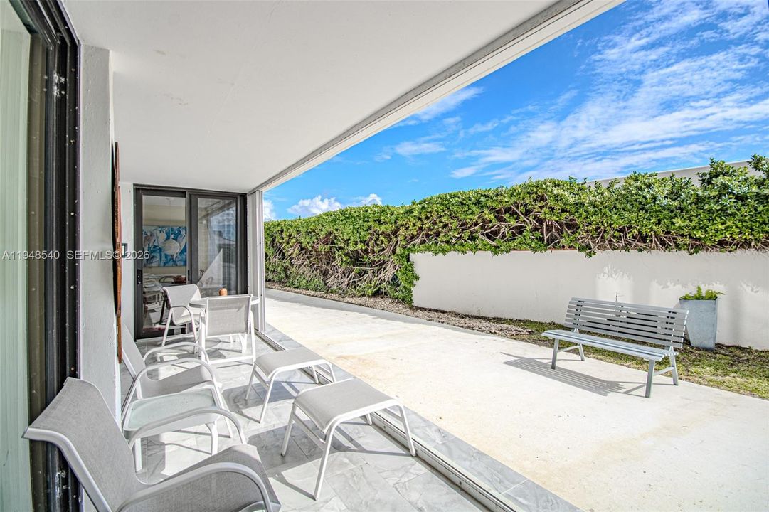 Activo con contrato: $395,000 (2 camas, 2 baños, 1417 Pies cuadrados)