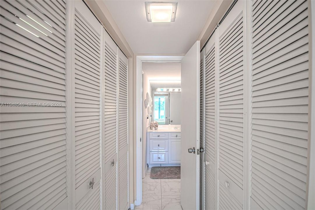 Activo con contrato: $395,000 (2 camas, 2 baños, 1417 Pies cuadrados)