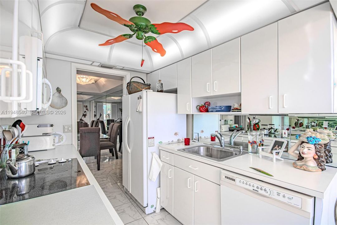 Activo con contrato: $395,000 (2 camas, 2 baños, 1417 Pies cuadrados)