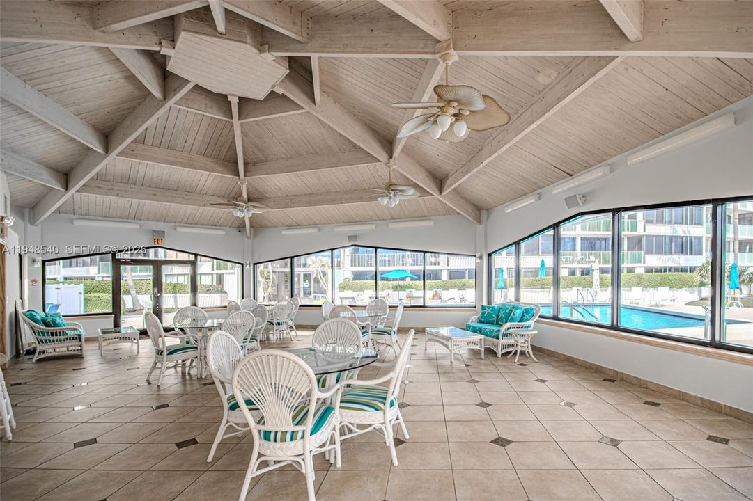 Activo con contrato: $395,000 (2 camas, 2 baños, 1417 Pies cuadrados)