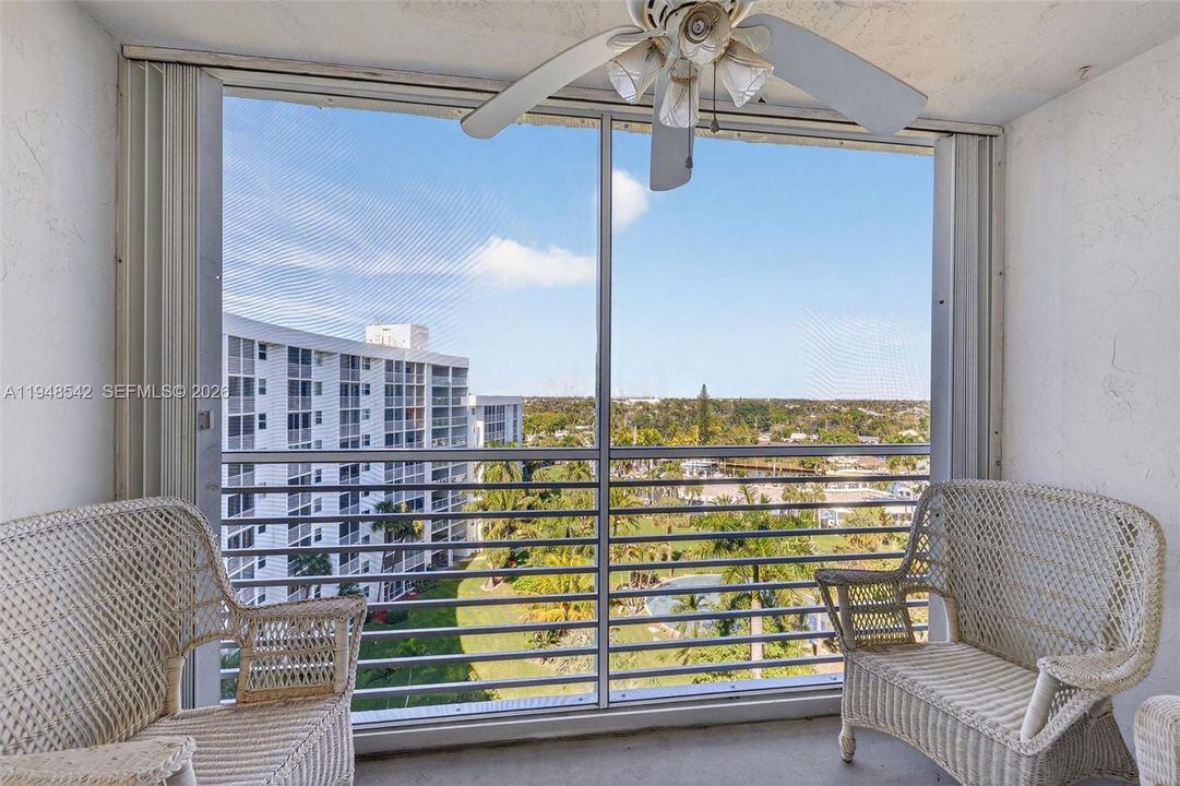 На продажу: $199,900 (1 спален, 1 ванн, 710 Квадратных фут)