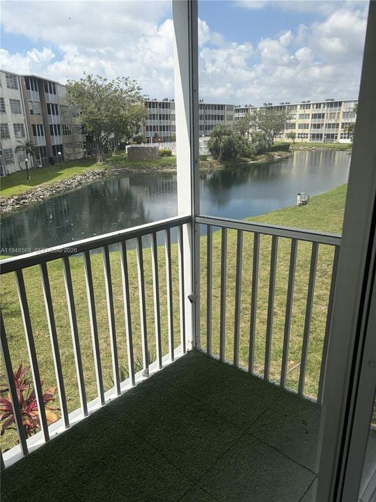 Active With Contract: $109,900 (1 beds, 1 baths, 686 Square Feet)