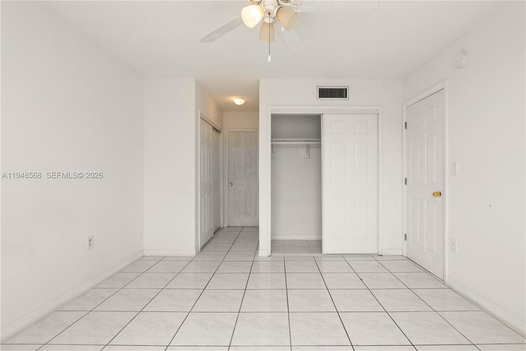Active With Contract: $109,900 (1 beds, 1 baths, 686 Square Feet)