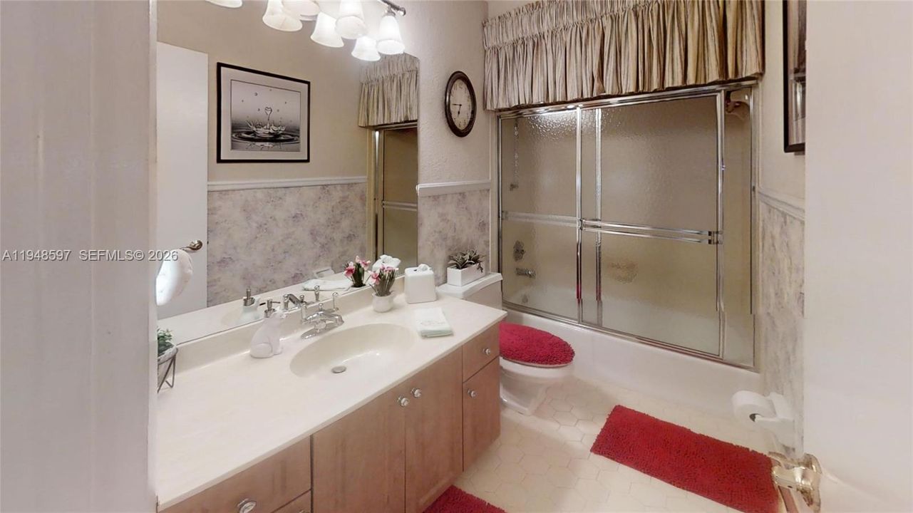На продажу: $240,000 (3 спален, 2 ванн, 1741 Квадратных фут)