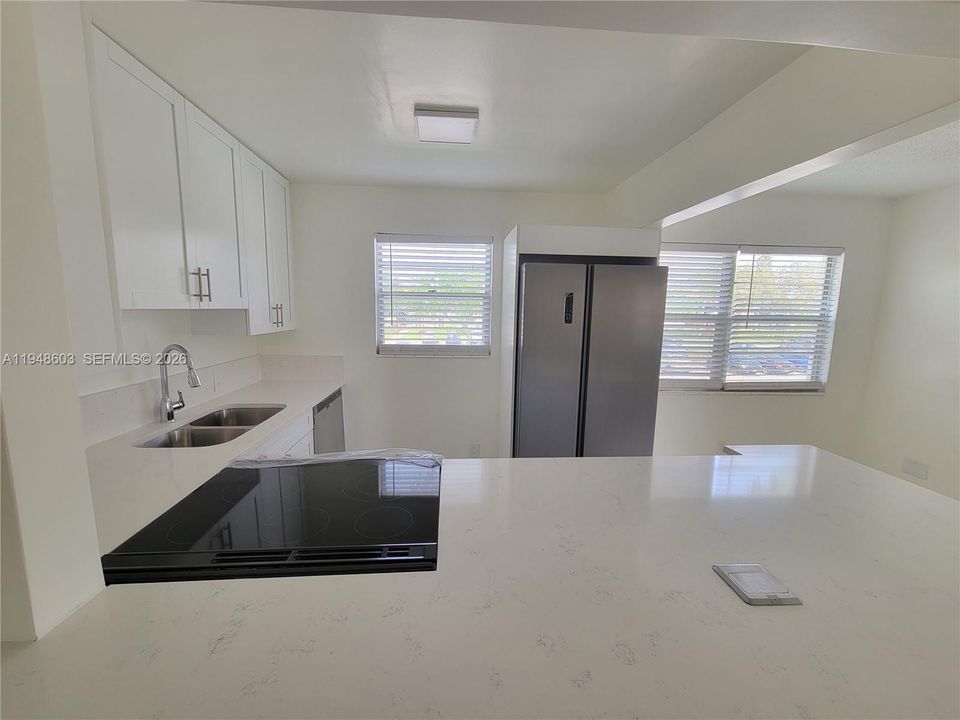 В аренду: $1,795 (2 спален, 1 ванн, 840 Квадратных фут)