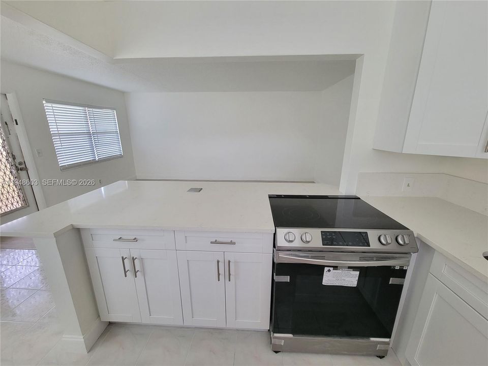 В аренду: $1,795 (2 спален, 1 ванн, 840 Квадратных фут)