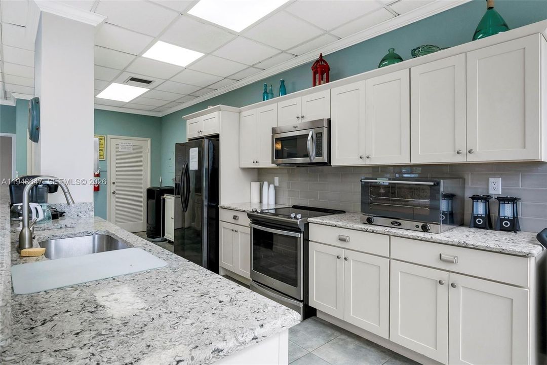 For Sale: $565,000 (2 beds, 2 baths, 1078 Square Feet)