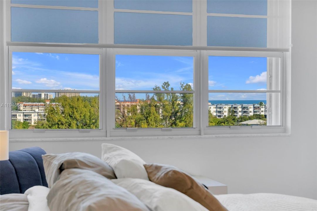 For Sale: $565,000 (2 beds, 2 baths, 1078 Square Feet)