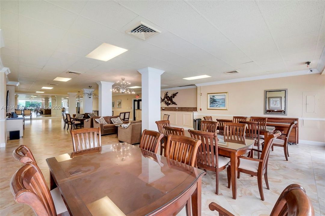 For Sale: $565,000 (2 beds, 2 baths, 1078 Square Feet)