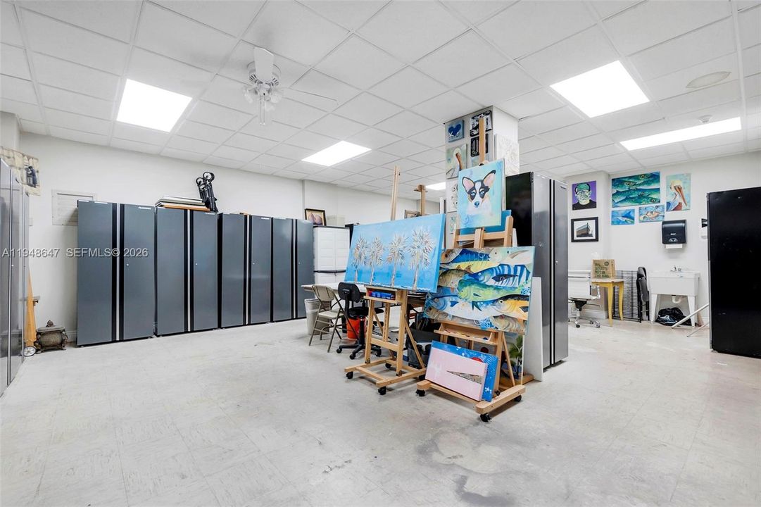 For Sale: $565,000 (2 beds, 2 baths, 1078 Square Feet)