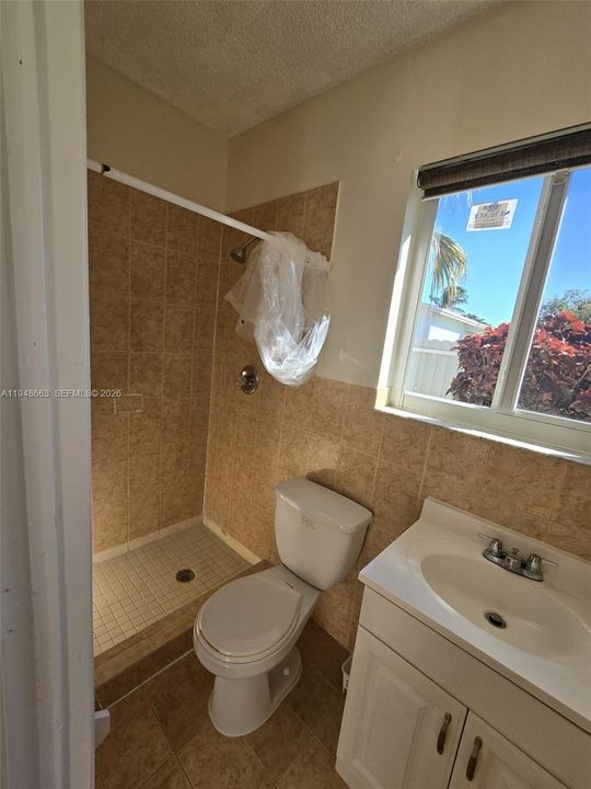 В аренду: $1,100 (1 спален, 1 ванн, 1632 Квадратных фут)
