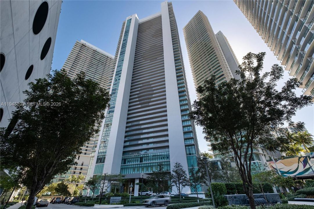 En Venta: $895,000 (2 camas, 2 baños, 1067 Pies cuadrados)