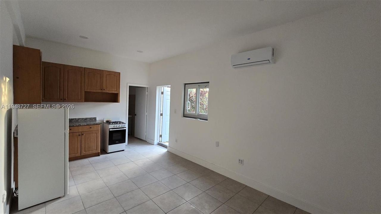 В аренду: $1,150 (0 спален, 1 ванн, 1419 Квадратных фут)