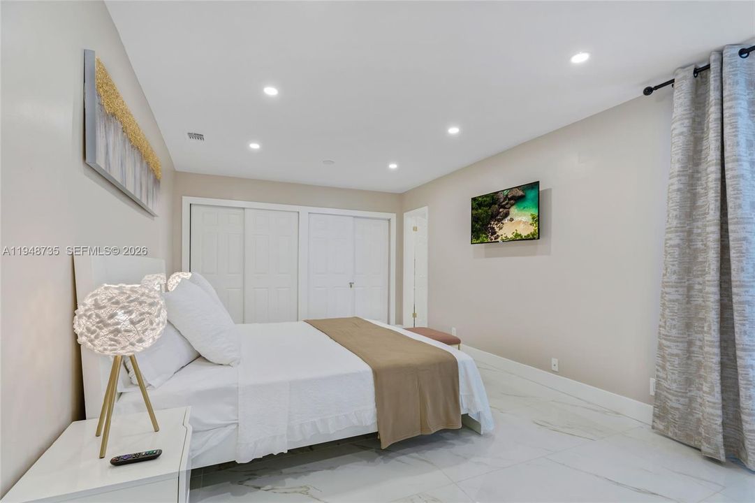 En Renta: $14,000 (5 camas, 3 baños, 2440 Pies cuadrados)