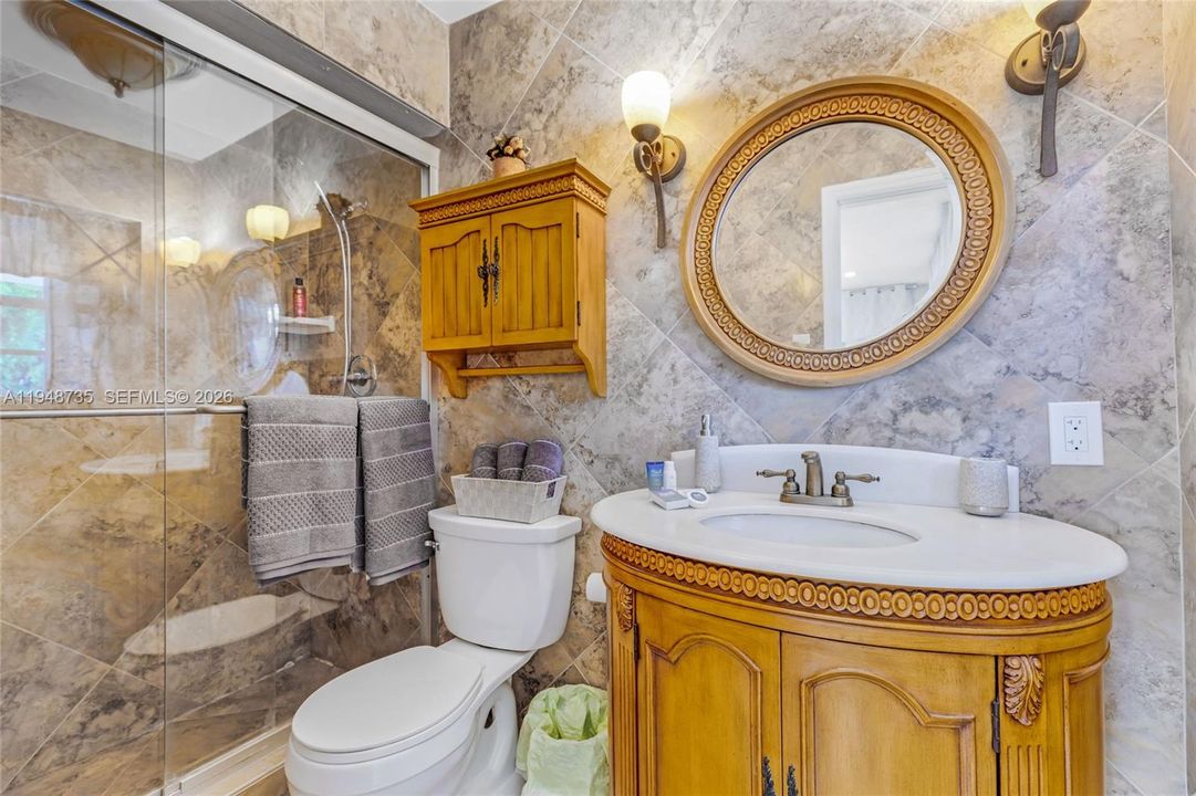 En Renta: $14,000 (5 camas, 3 baños, 2440 Pies cuadrados)