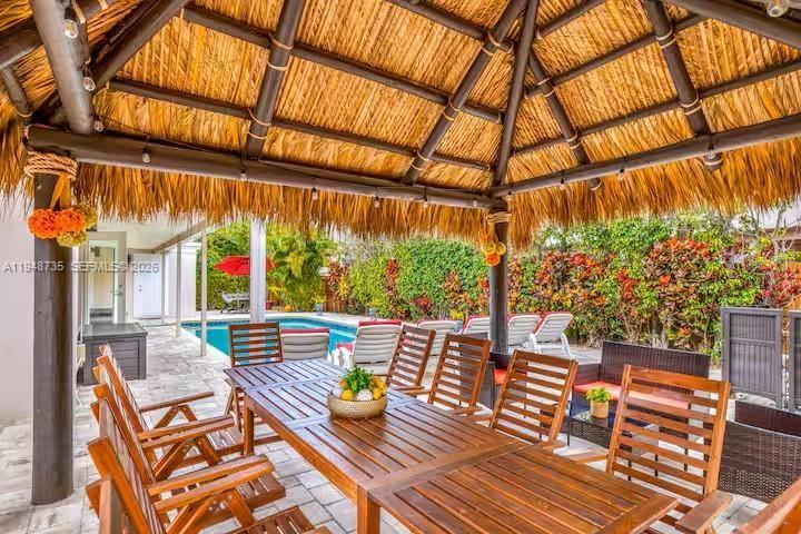 En Renta: $14,000 (5 camas, 3 baños, 2440 Pies cuadrados)