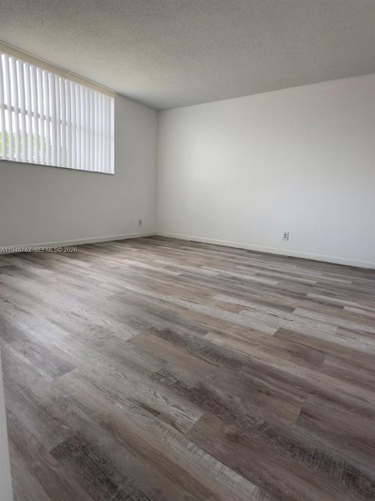 На продажу: $156,000 (2 спален, 2 ванн, 960 Квадратных фут)