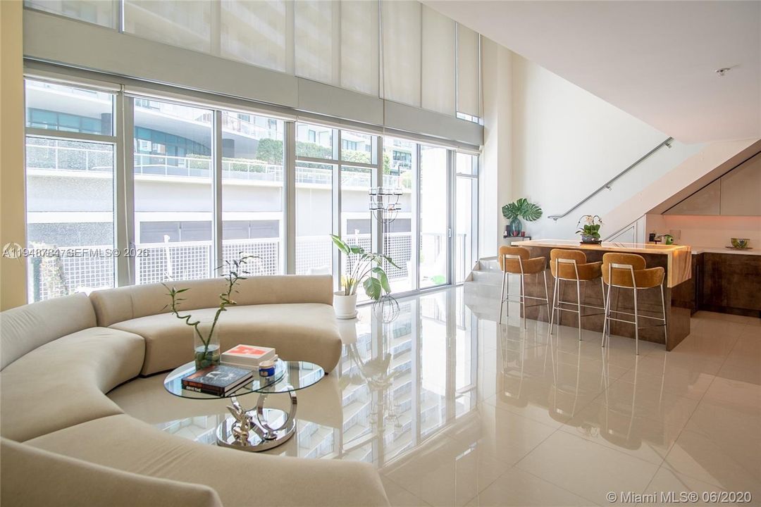 For Sale: $715,000 (1 beds, 2 baths, 1291 Square Feet)
