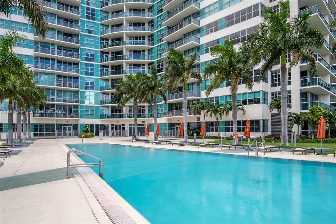 For Sale: $715,000 (1 beds, 2 baths, 1291 Square Feet)