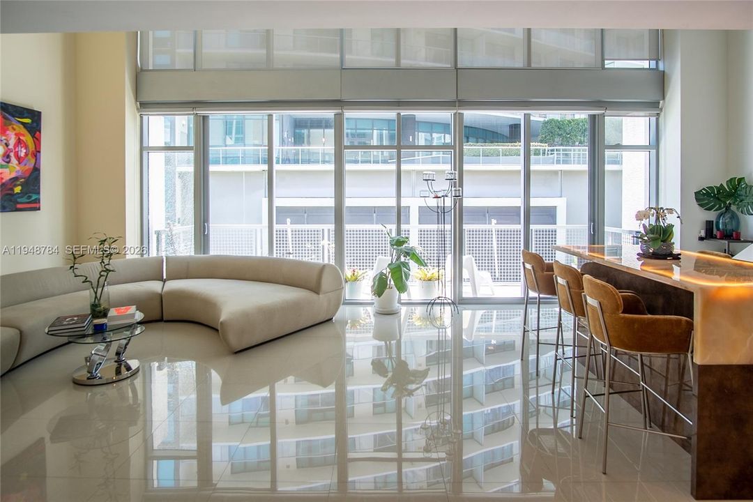 For Sale: $715,000 (1 beds, 2 baths, 1291 Square Feet)
