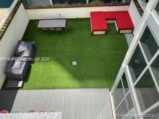 For Sale: $715,000 (1 beds, 2 baths, 1291 Square Feet)