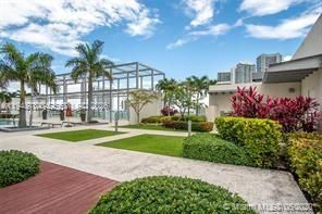 For Sale: $715,000 (1 beds, 2 baths, 1291 Square Feet)