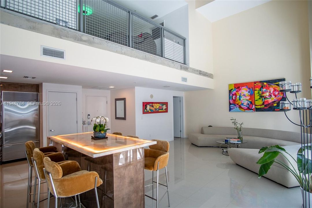 For Sale: $715,000 (1 beds, 2 baths, 1291 Square Feet)
