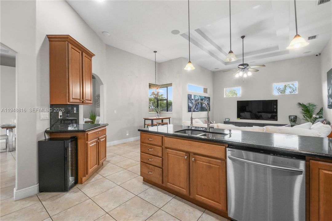 En Venta: $480,000 (3 camas, 2 baños, 2367 Pies cuadrados)
