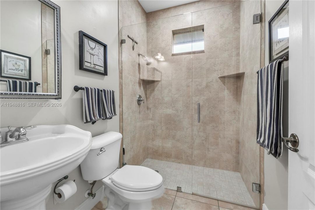 En Venta: $480,000 (3 camas, 2 baños, 2367 Pies cuadrados)