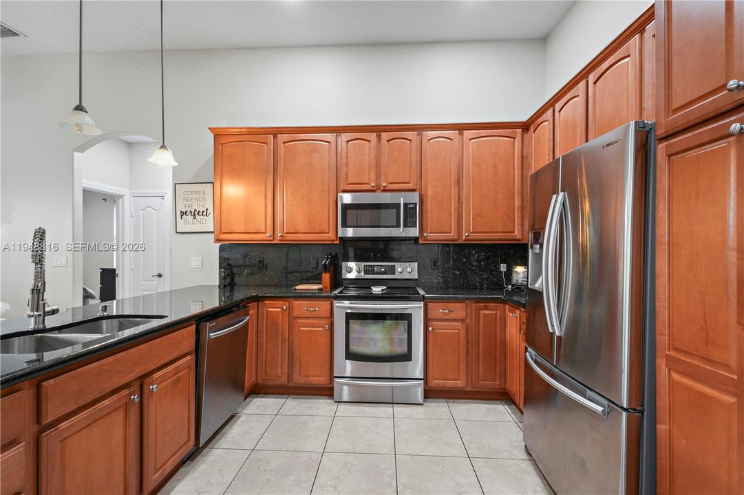 En Venta: $480,000 (3 camas, 2 baños, 2367 Pies cuadrados)