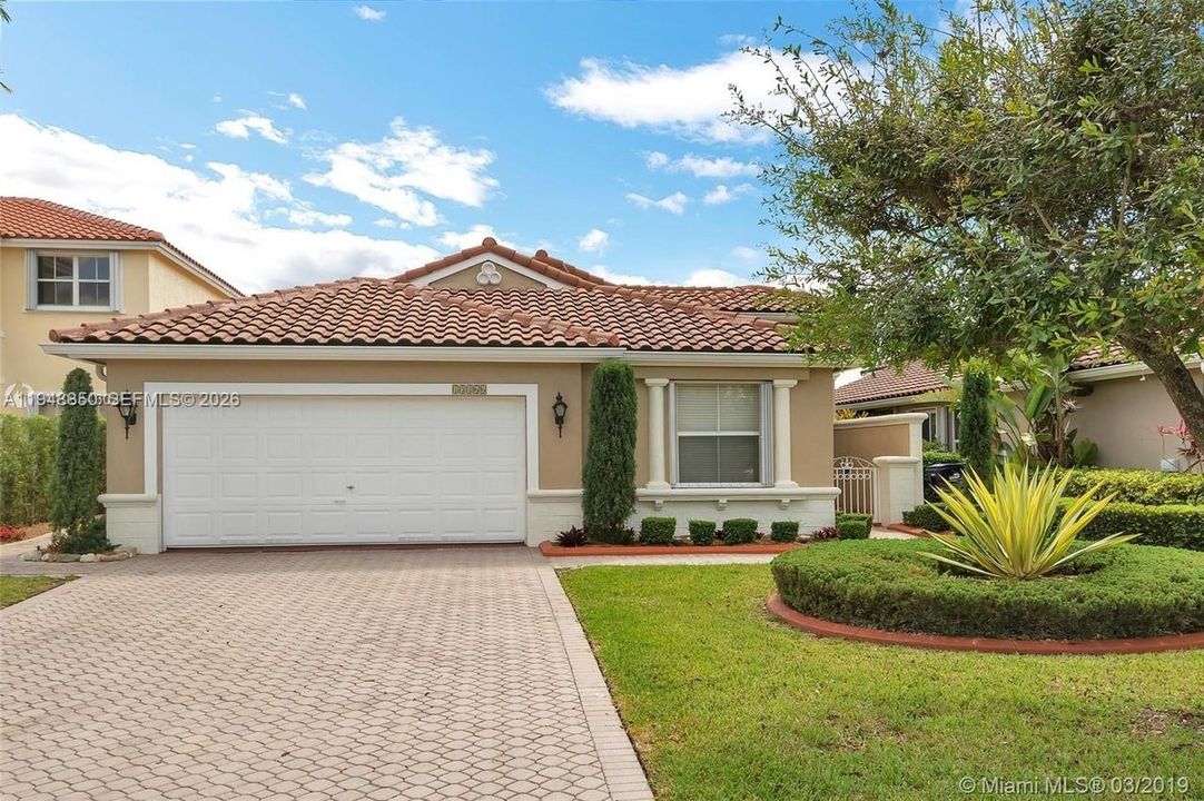 Recently Sold: $750,000 (3 beds, 2 baths, 2106 Square Feet)