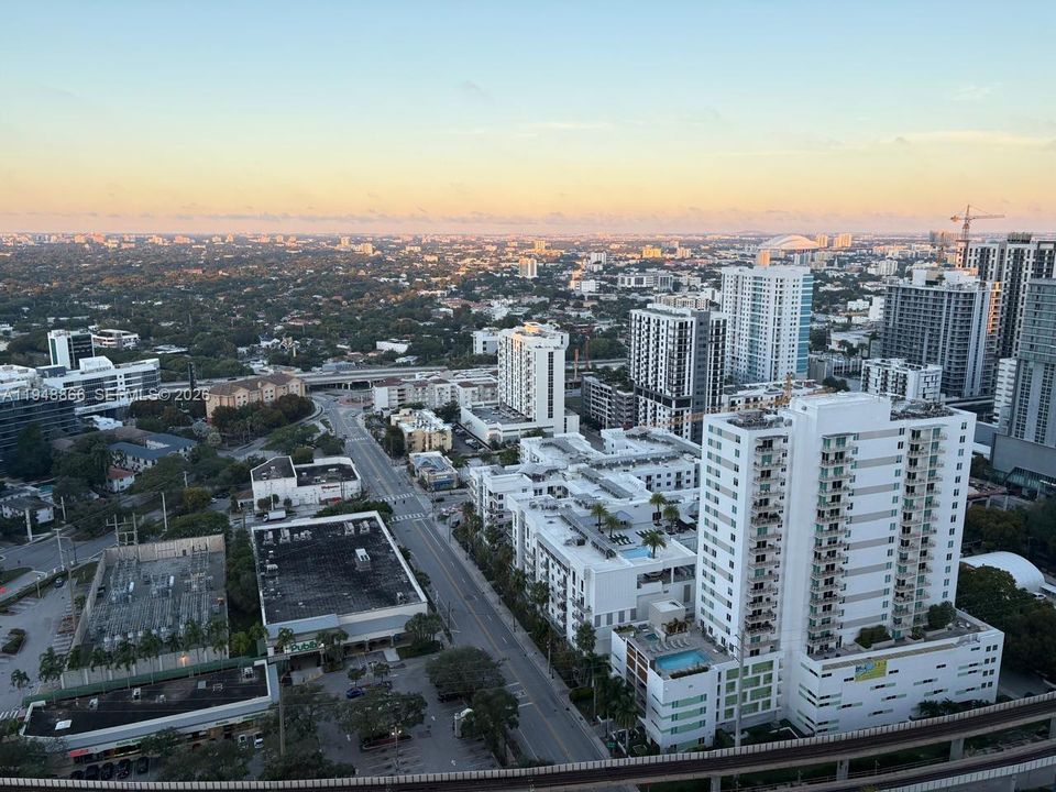 For Sale: $464,900 (1 beds, 1 baths, 705 Square Feet)