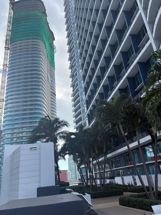 For Sale: $464,900 (1 beds, 1 baths, 705 Square Feet)