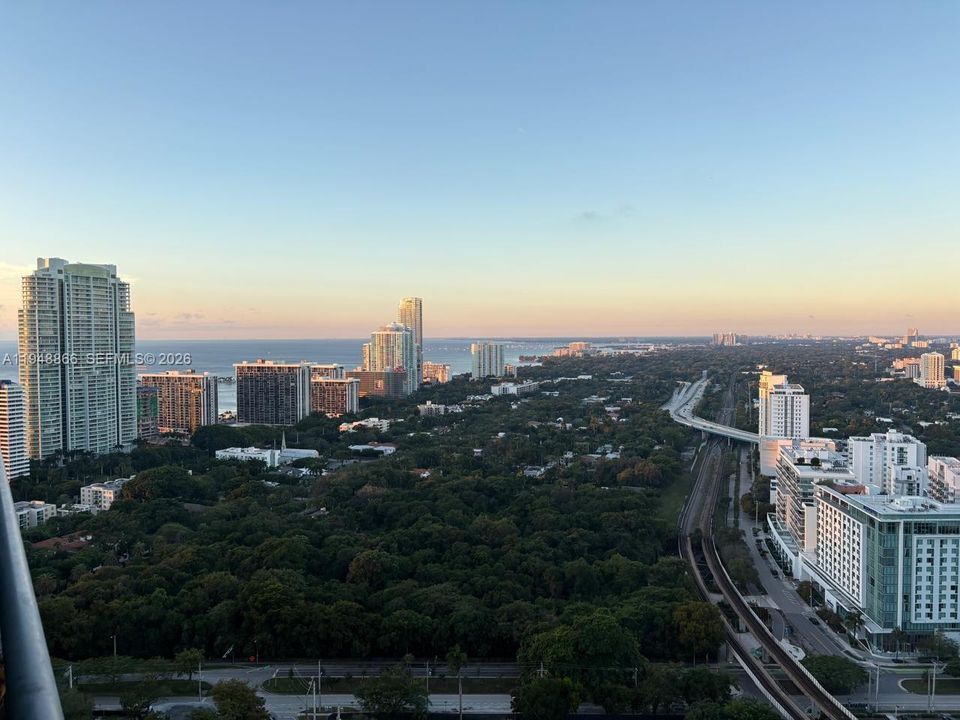 For Sale: $464,900 (1 beds, 1 baths, 705 Square Feet)