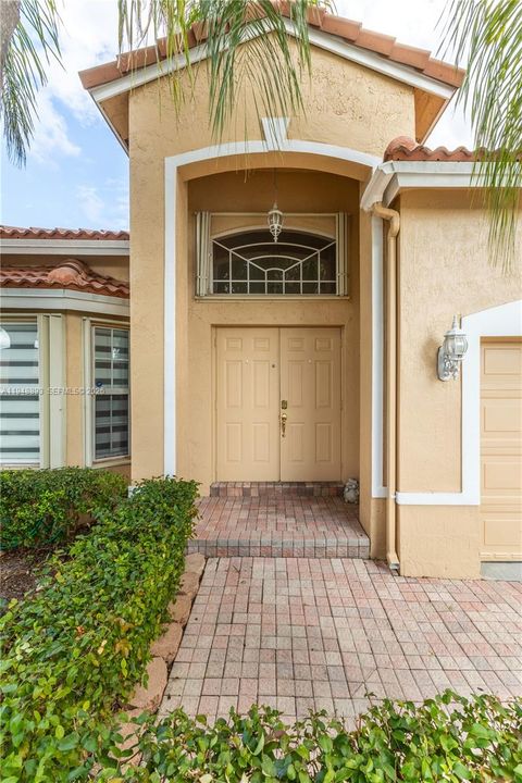 Recently Rented: $4,500 (4 beds, 2 baths, 2080 Square Feet)