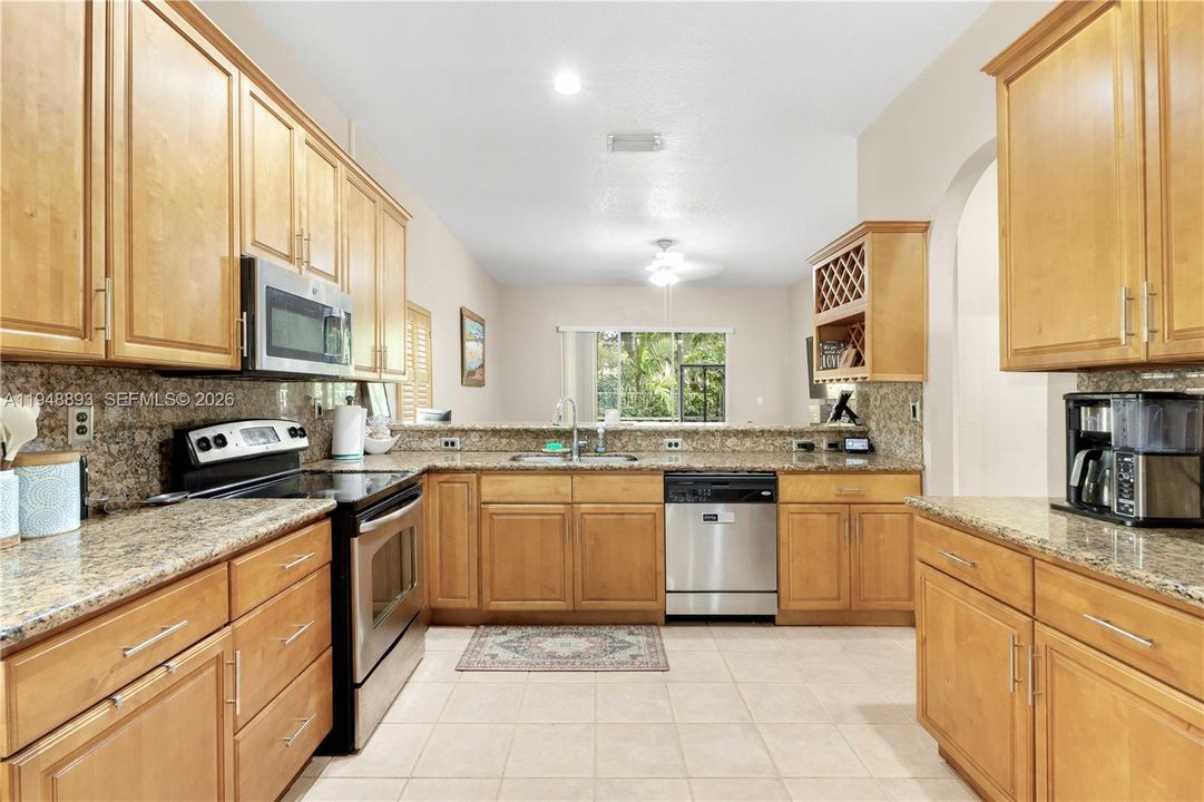 Recently Rented: $4,500 (4 beds, 2 baths, 2080 Square Feet)