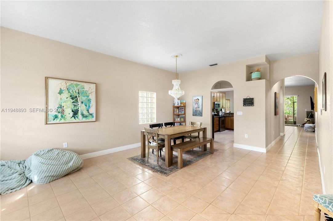 Recently Rented: $4,500 (4 beds, 2 baths, 2080 Square Feet)