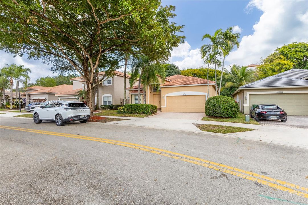 Recently Rented: $4,500 (4 beds, 2 baths, 2080 Square Feet)