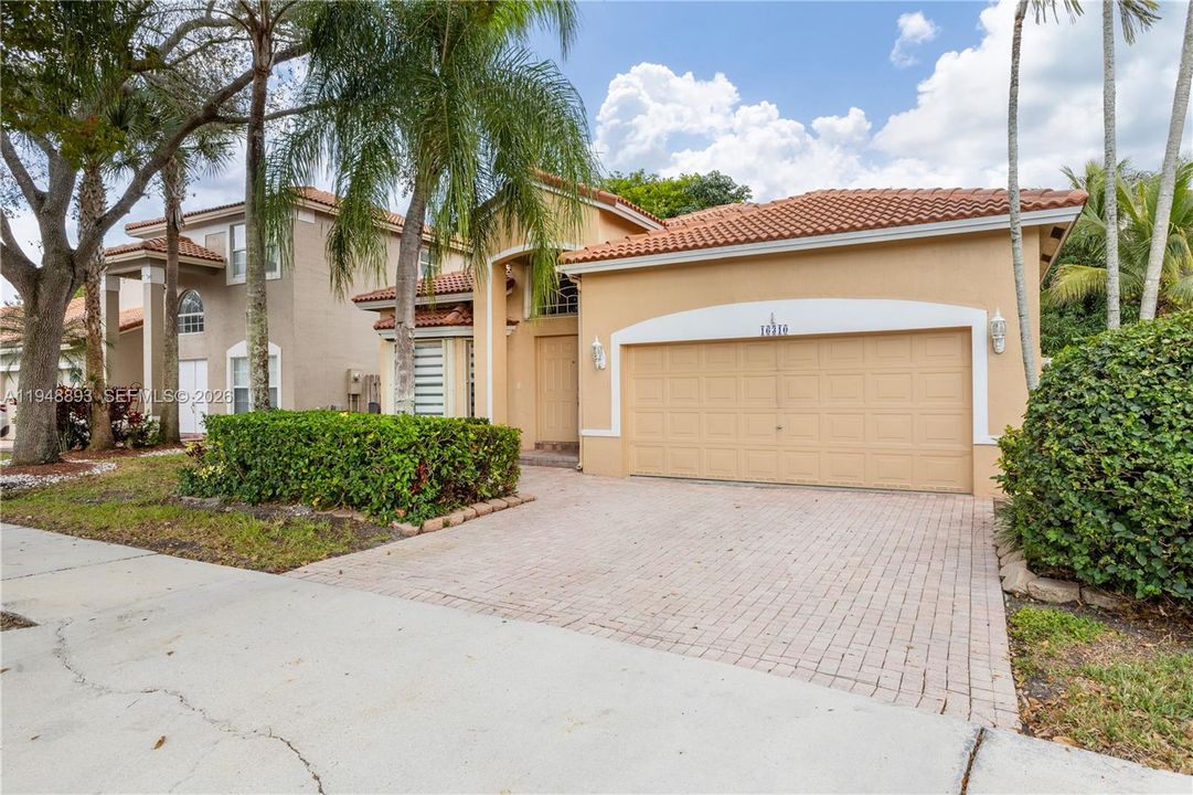 Recently Rented: $4,500 (4 beds, 2 baths, 2080 Square Feet)