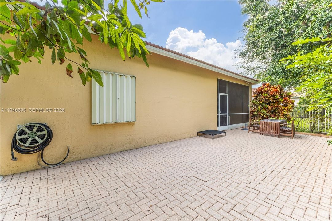 Recently Rented: $4,500 (4 beds, 2 baths, 2080 Square Feet)