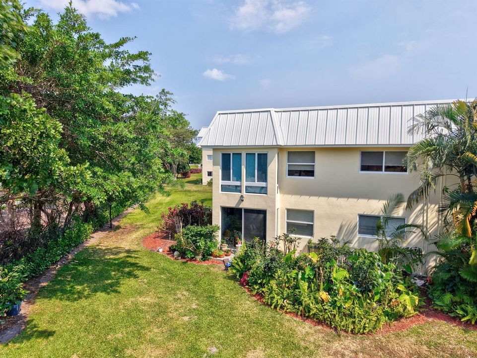 23 Colonial Club Drive 204