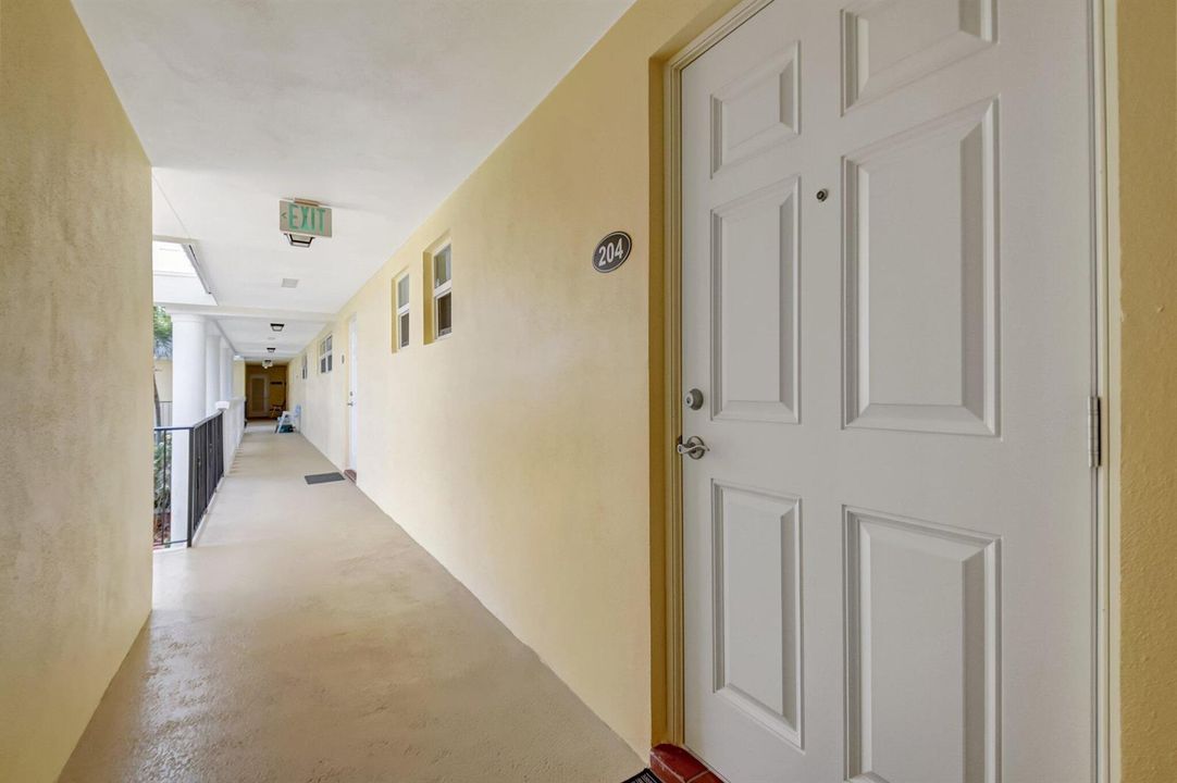 23 Colonial Club Drive 204
