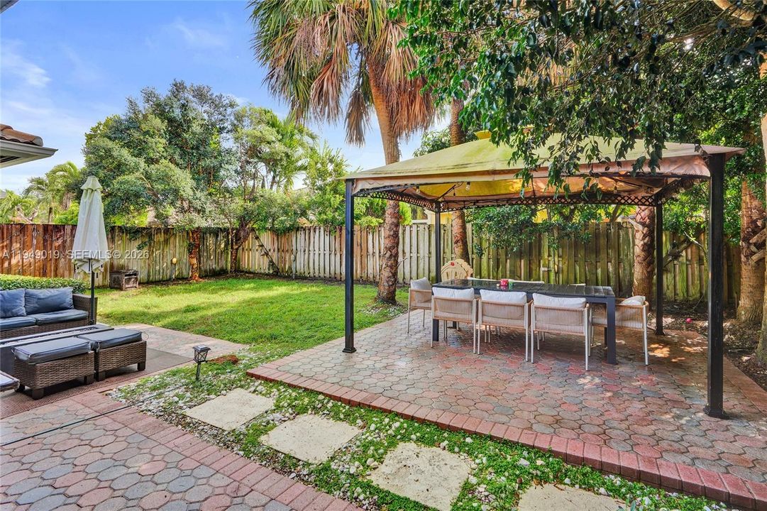 For Sale: $730,000 (3 beds, 2 baths, 1467 Square Feet)