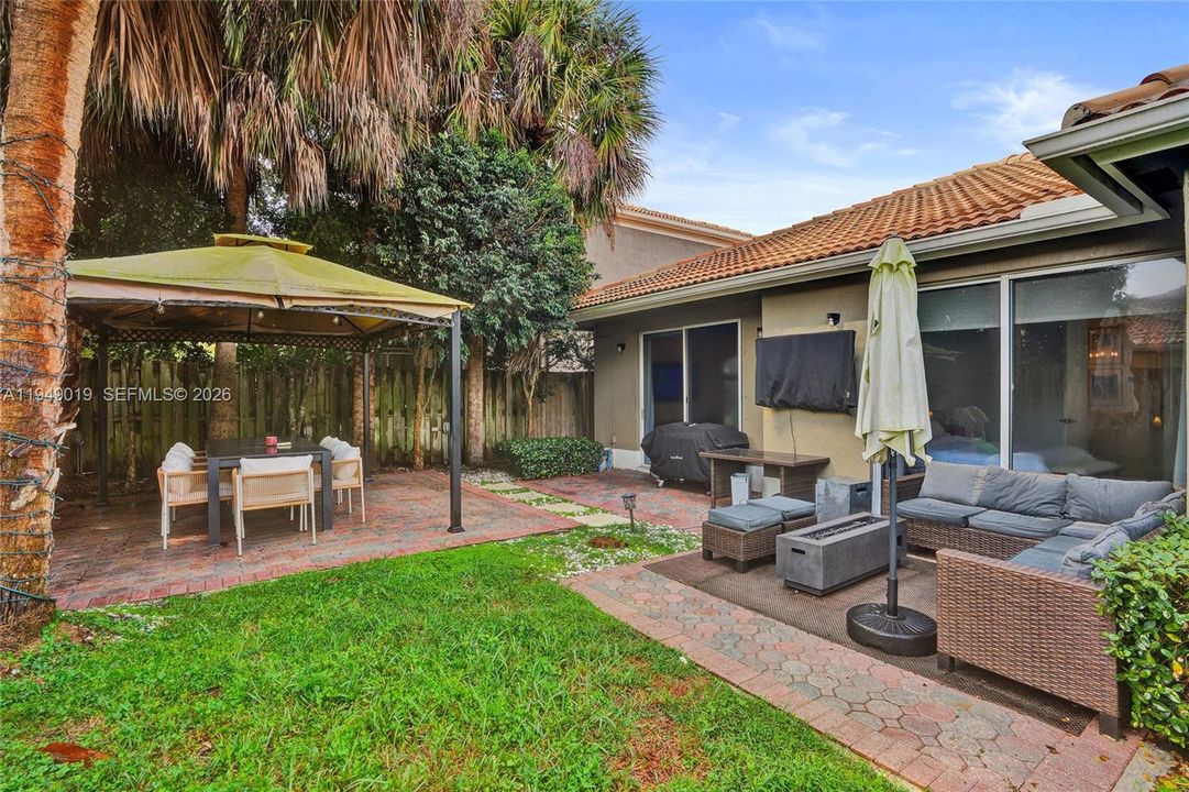 For Sale: $730,000 (3 beds, 2 baths, 1467 Square Feet)