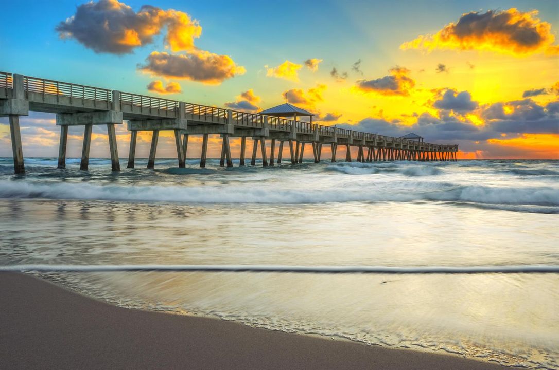 Beach-Smooth-Ocean-Juno-Beach-Pier-Sunri